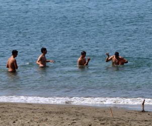 25 05 2014 Salerno Gente in spiaggia