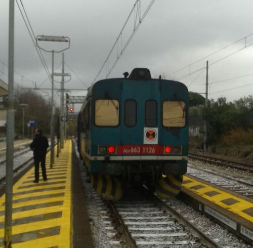 Eboli, capotreno aggredito tra 3 extracomunitari senza biglietto - aSalerno.it