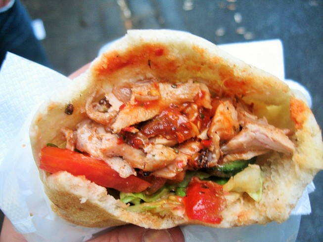 Kebab con carne avariata, sotto sequestro una paninoteca a Battipaglia - aSalerno.it