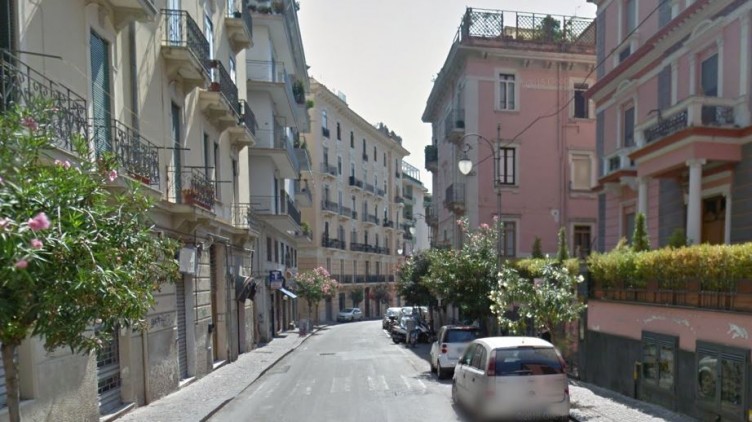 Impatto tra auto e motorino in via Arce, trauma cranico per un 17enne - aSalerno.it