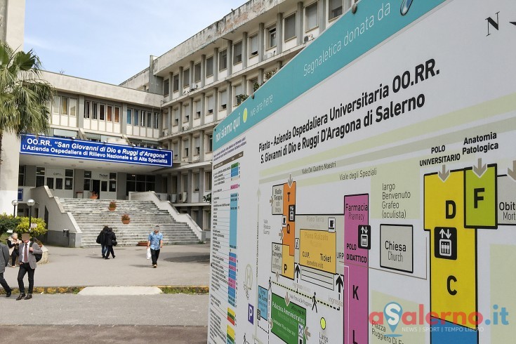 Ispezione dei Carabinieri al Ruggi: controlli sui pazienti e lettini dopo il caso a Nola - aSalerno.it