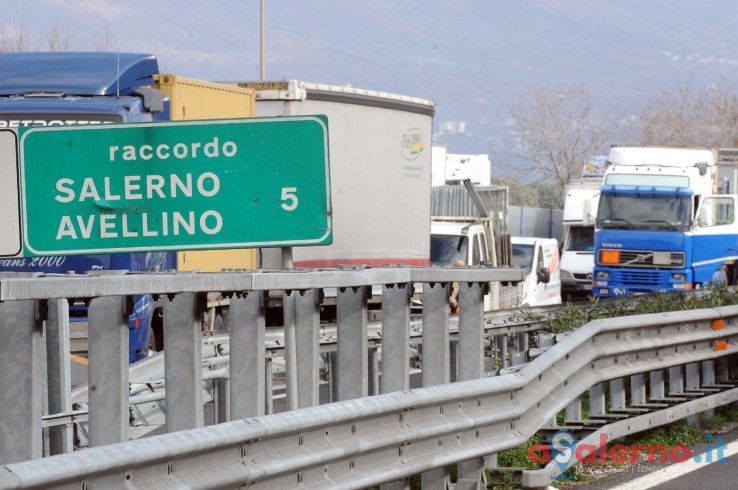 Incidente sull’A2, strada chiusa in direzione Salerno tra Atripalda e Serino - aSalerno.it