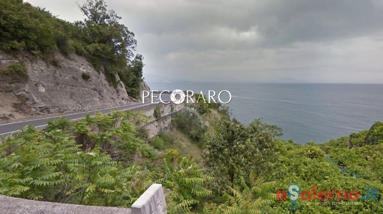 Incidente a Cetara a Ferragosto, auto travolge 2 scooter: tre giovani in ospedale - aSalerno.it