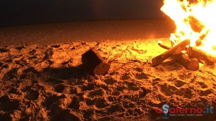 Falò fuori controllo a Vietri sul Mare, intervengono i Vigili del Fuoco - aSalerno.it