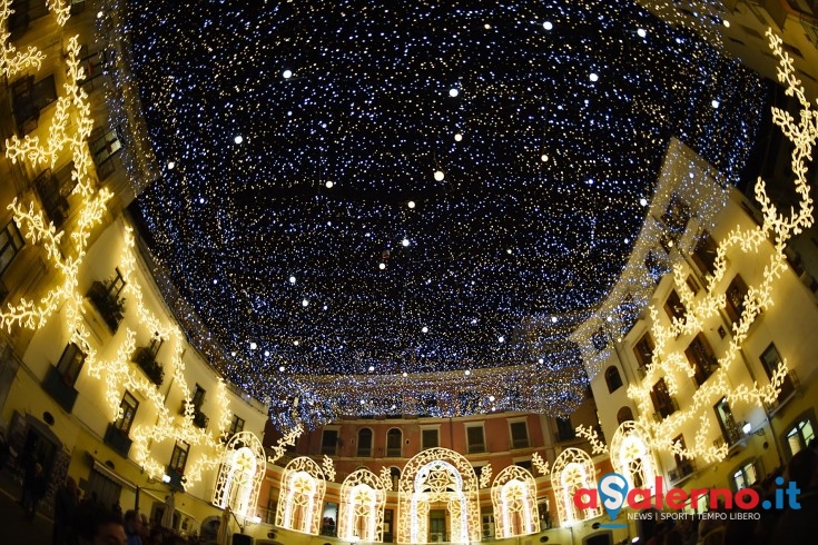 Comune di Salerno avanti per la sua strada: parte l’installazione delle Luci d’Artista - aSalerno.it