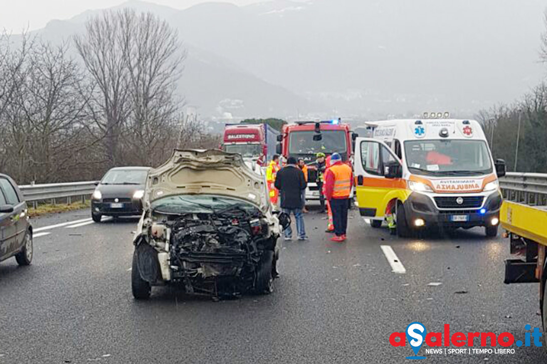 Uscita di Mercato San Severino, imboccano autostrada contromano morti