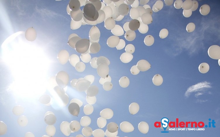 Giornata mondiale contro il cancro infantile, lancio dei palloncini a Salerno - aSalerno.it