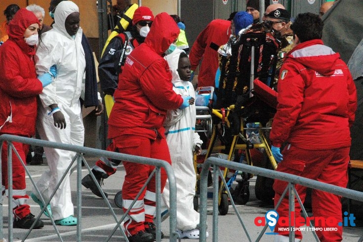 Sbarco, 192 minori non accompagnati a bordo: resteranno a Salerno - aSalerno.it