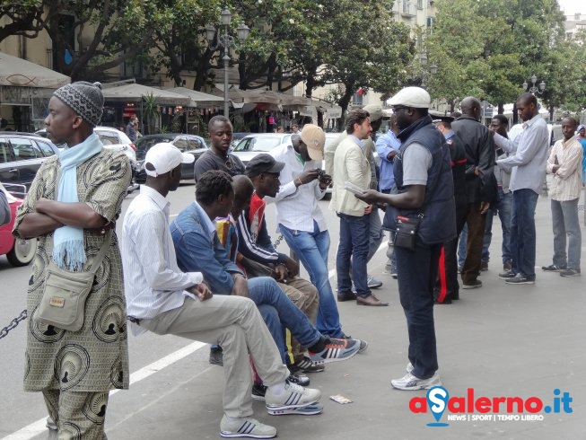 Senegalesi e cingalesi di Salerno in corteo: “Chiediamo dignità e partecipazione” - aSalerno.it