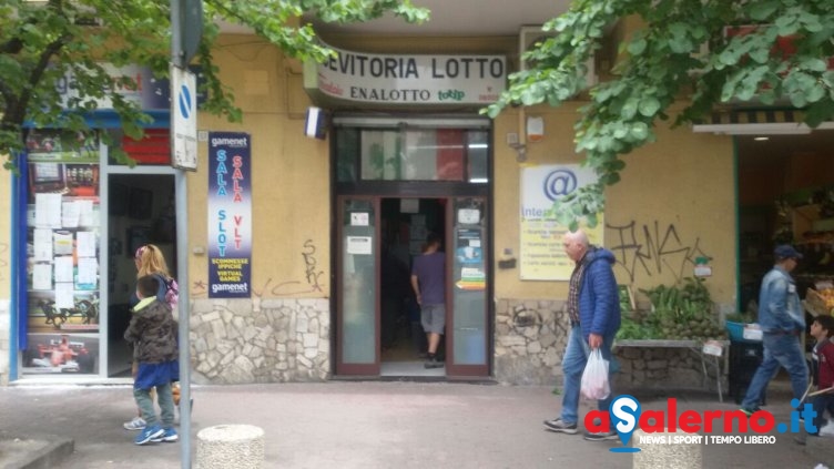 Anziano accusa malore, attore fa credere che ha vinto 1 milione di euro - aSalerno.it