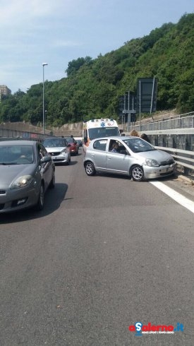 Tamponamento all’uscita di Fratte, 2 persone soccorse – FOTO - aSalerno.it