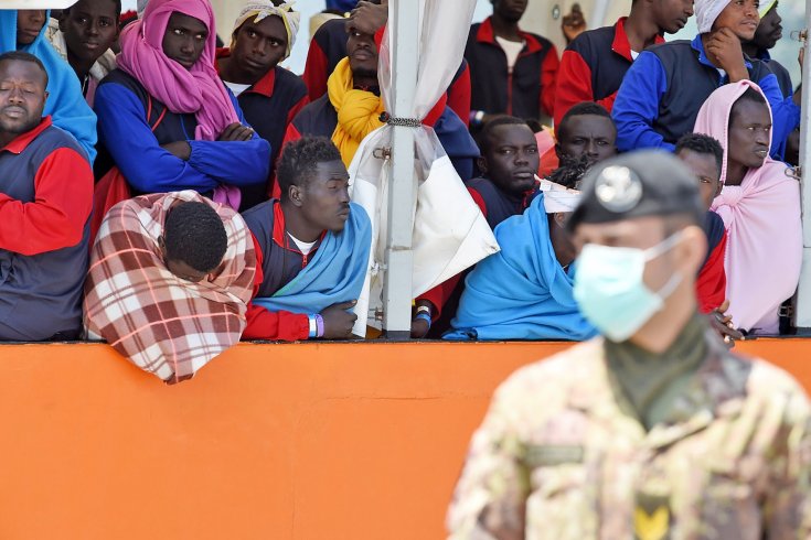 Ventesimo sbarco a Salerno, tra i 1216 migranti sbarcheranno 13 neonati e 11 donne incinte - aSalerno.it