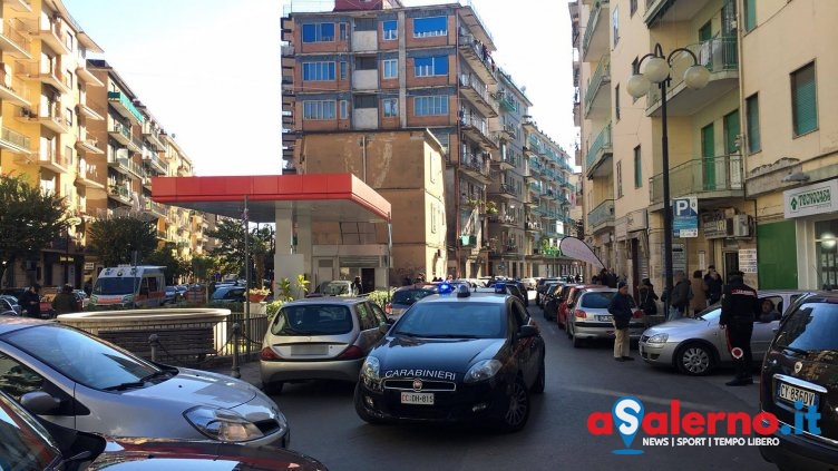 Uomo trovato morto in casa in via Gelsi Rossi, sul posto i Carabinieri – LE FOTO - aSalerno.it