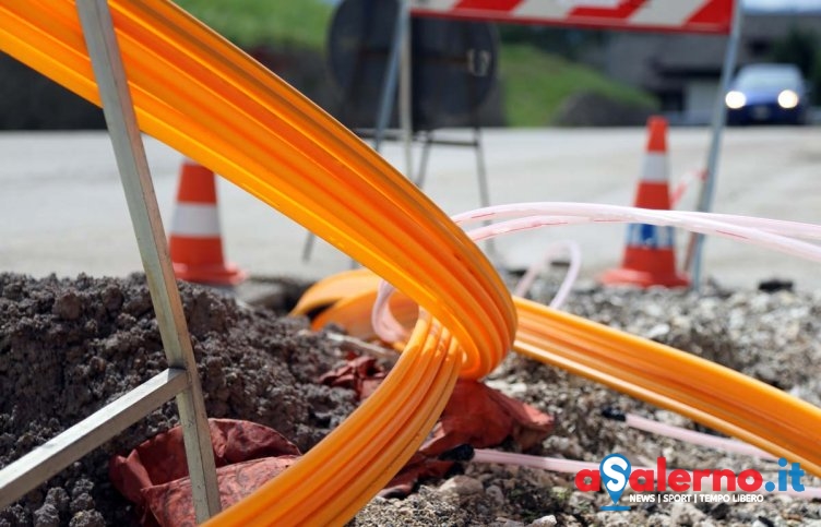 Lavori per la fibra a Salerno, Santoro: “Devastano le strade..” - aSalerno.it