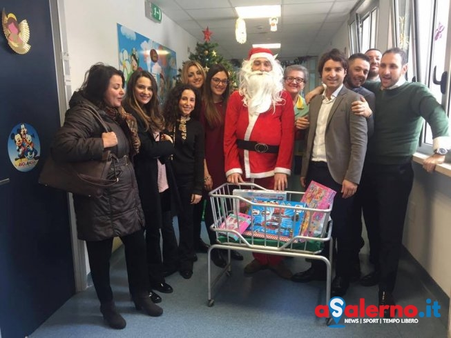 Ruggi, il Leo Club Host Salerno porta “Babbo Natale” al reparto di Pediatria - aSalerno.it