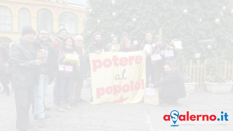 Presidio di Potere al Popolo contro i festivi lavorativi – FOTO - aSalerno.it