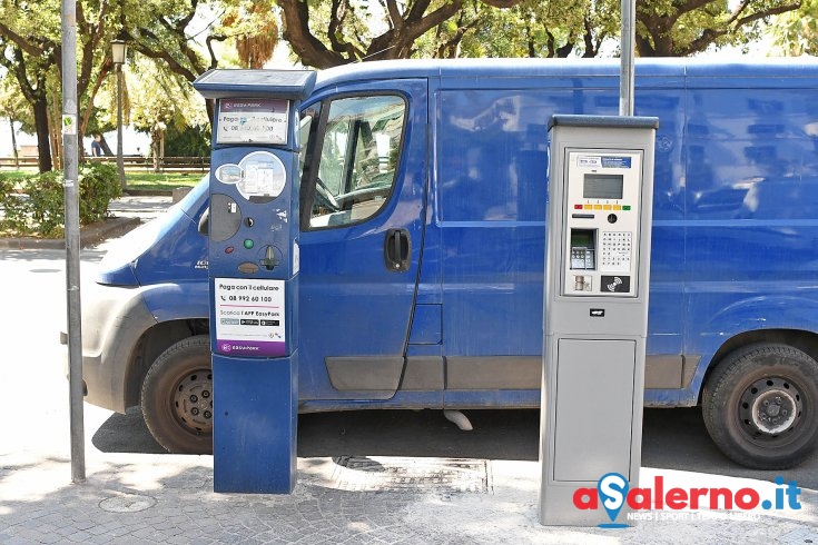 A Salerno il sistema degli spiccioli: come rubano al parcometro - aSalerno.it