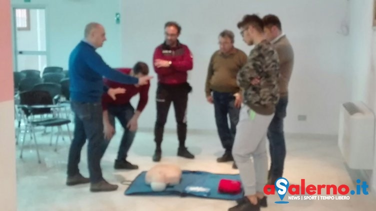 Un corso per imparare a usare il defibrillatore - aSalerno.it