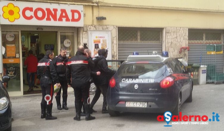 Ruba in un supermercato sul Carmine, giovane bloccato dai Carabineri – FOTO - aSalerno.it