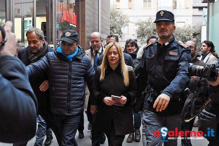 Chug | Meloni dice No al Governo Draghi, cita Brecht: “Ci sedemmo dalla parte del torto..” - aSalerno.it