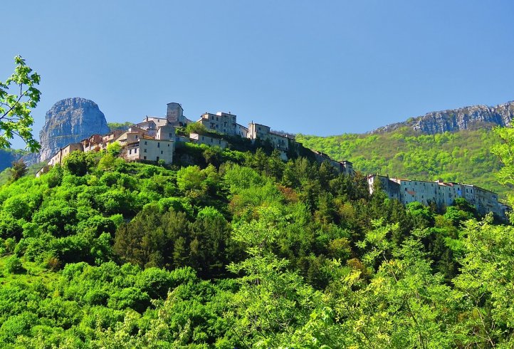 Petina, tragedia sul monte Figliolo: precipita escursionista e perde la vita - aSalerno.it