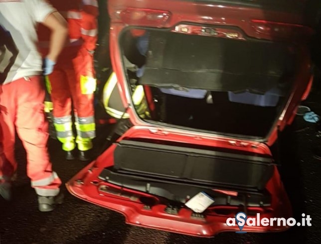Auto si capovolge in tangenziale, paura per una giovane ragazza - aSalerno.it