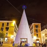 SAL - 27 11 2018 Salerno Piazza Portanova. Costruzione Albero. Foto Tanopress