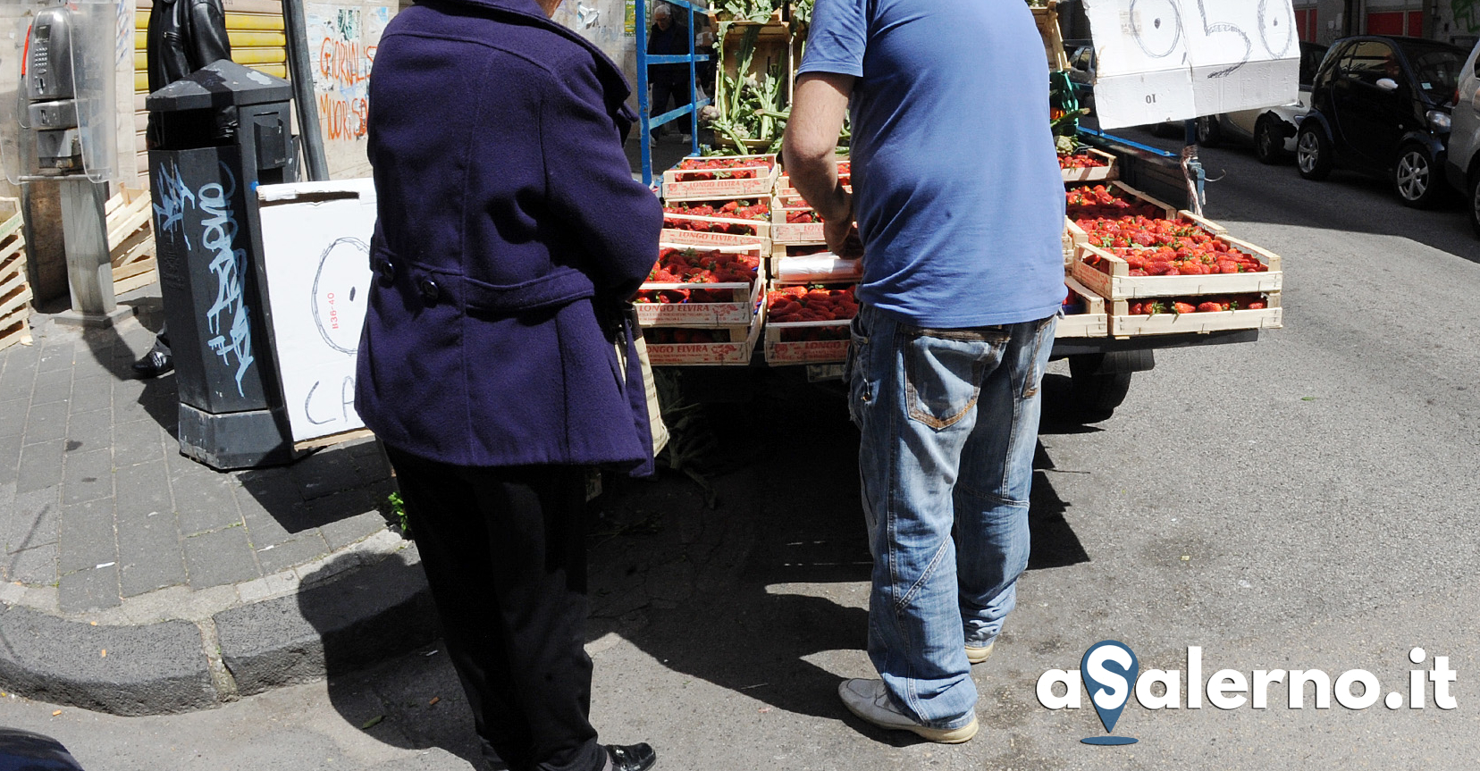 17 04 2015 Salerno Venditori Abusivi in via XX Settembre