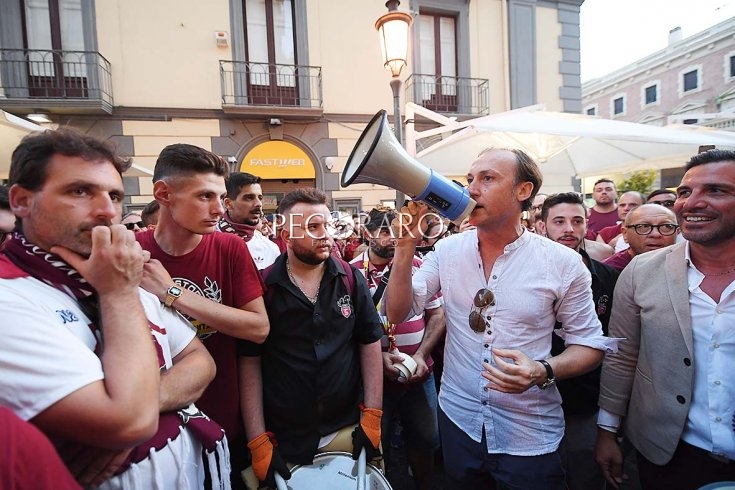 Tosto versi d’amore per la Curva: “Tornate uniti.. così sarete ancora diversi” - aSalerno.it