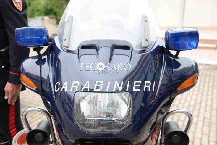 Mascherine sequestrate perchè vendute oltre prezzo di mercato: Carabinieri le regalano ai cittadini - aSalerno.it