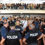 ConsiglioComunaleProteste06