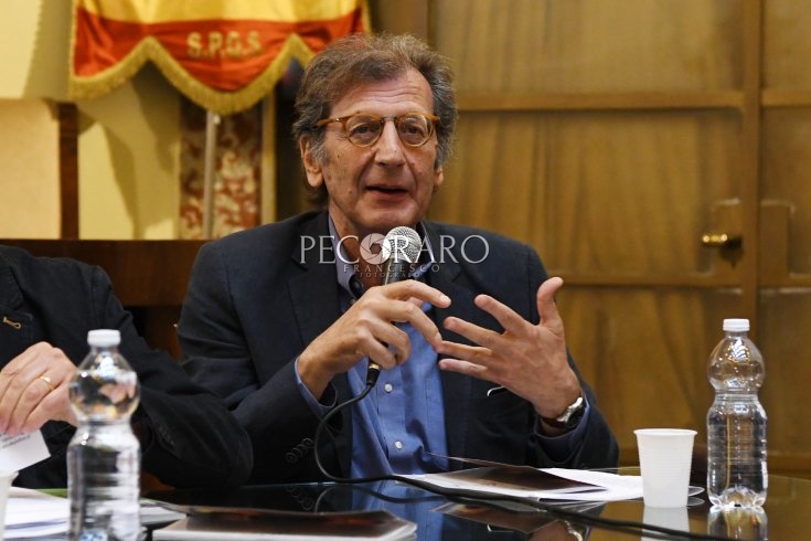 La letteratura piange l’eccellenza: si è spento Francesco Durante - aSalerno.it