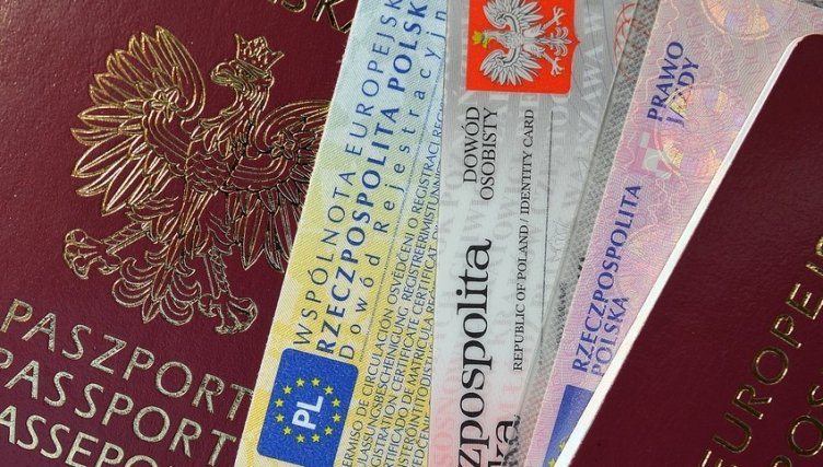 Ucraino con carta d’identità polacca falsa, girava l’Italia da irregolare: scoperto a Battipaglia - aSalerno.it
