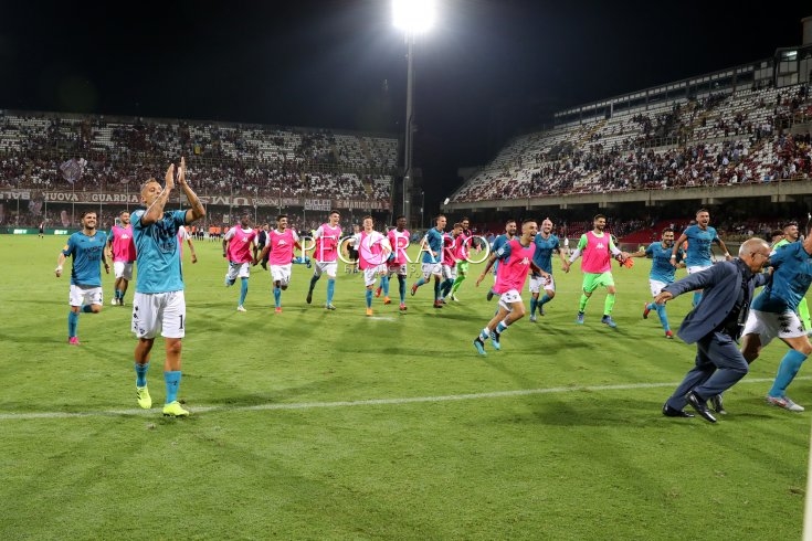 Sediolini spaccati e rubinetti rotti, danni in Curva Nord all’Arechi - aSalerno.it