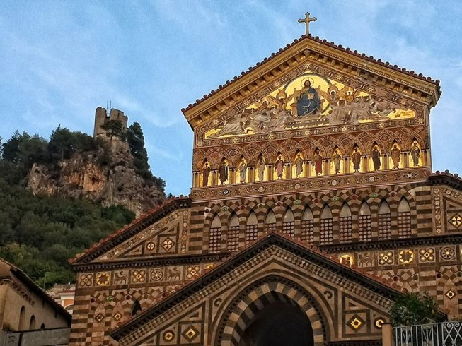 Turista francese si sente male ad Amalfi, il soccorso di un Carabiniere francofono della compagnia di Salerno - aSalerno.it