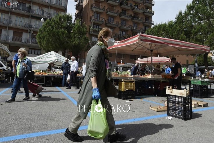 Continua zona rossa, mercati chiusi e protesta a Salerno: “Ogni giorno occuperemo l’area” - aSalerno.it