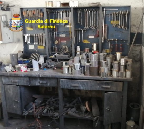 Cava, a Santa Lucia scoperta una officina completamente abusiva – LE FOTO - aSalerno.it