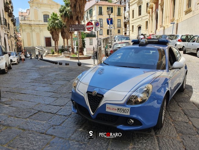 Armati di coltello, fermati tre minori nel centro storico - aSalerno.it