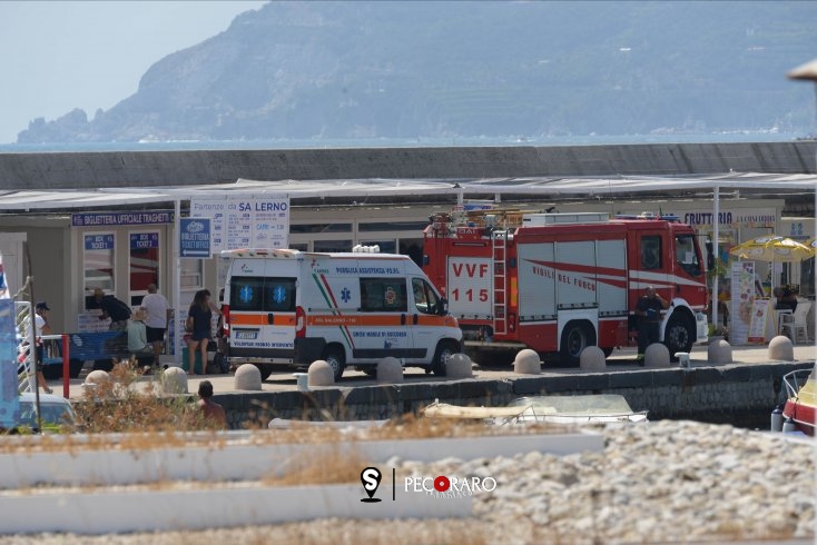 Batte la testa scivolando dagli scogli del Molo Masuccio, 65enne ricoverato al Ruggi - aSalerno.it