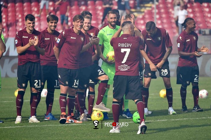 Sponsor Re d’Italia, sarà sulla maglia: “Per noi Salernitana come una opera d’arte” - aSalerno.it