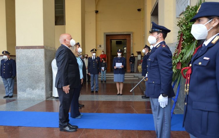 Salerno, la Polizia rende omaggio ai caduti - aSalerno.it