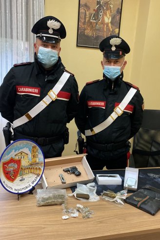 Arma clandestina e dosi di hashish, arrestato 16enne a Pastena - aSalerno.it