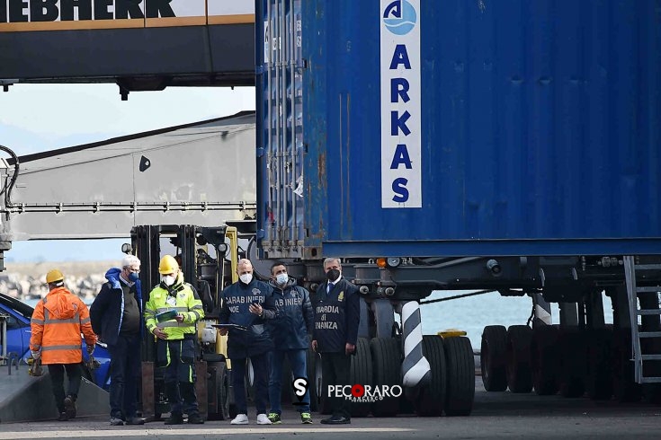Rifiuti dalla Tunisia nel porto di Salerno, c’è il nulla osta al trasferimento dei 213 containers a Persano - aSalerno.it