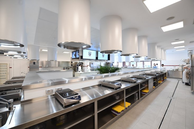 In Cibum, cena con chef stellati, pastry chef e maestri pizzaioli per sostenere borse di studio - aSalerno.it