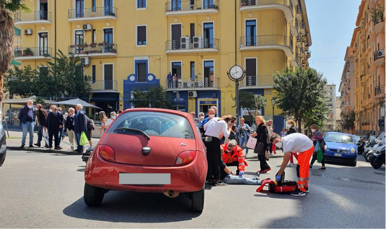 Incidente a piazza Malta, traffico bloccato in centro - aSalerno.it