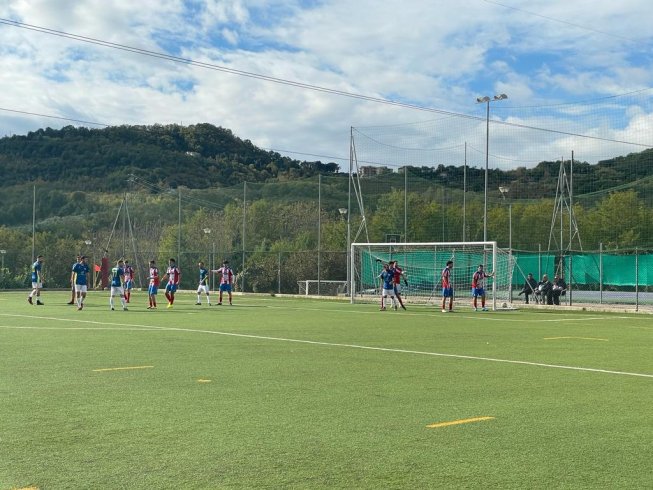 Salerno Guiscards-Olympic Salerno 2-1. Un rigore nel recupero dell’ex Viviano decide il derby - aSalerno.it