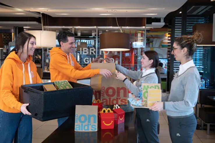 Fisciano, 100 pasti caldi donati da McDonald’s, torna “Sempre aperti a donare” - aSalerno.it