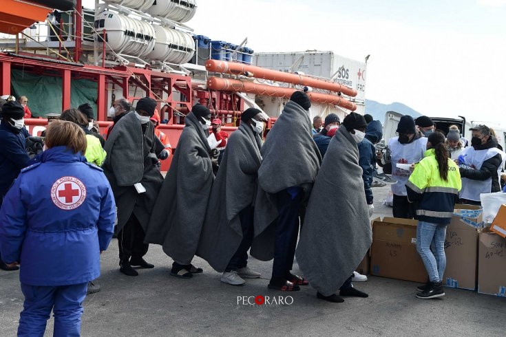 Ocean Viking a Salerno, a bordo i 92 migranti salvati a largo della Libia. Più della metà sono minori - aSalerno.it