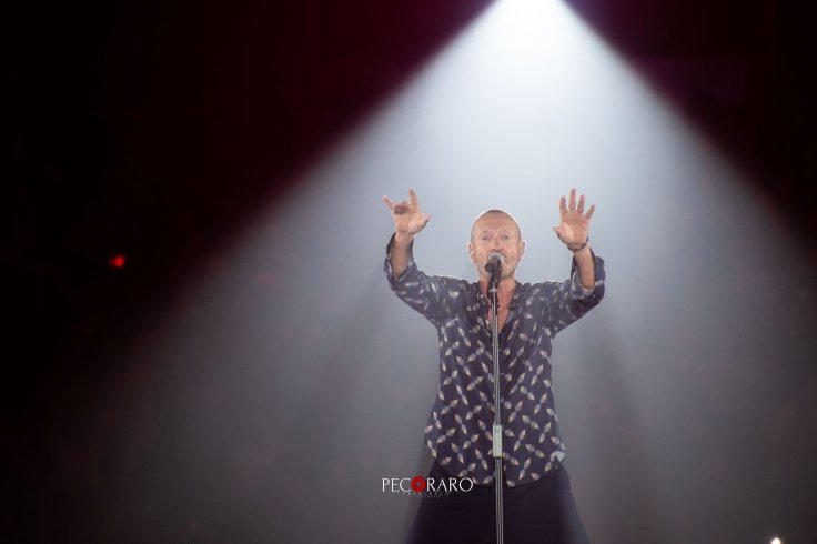 Antonacci con il suo “Palco Centrale”, emozioni al Palasele – LE FOTO - aSalerno.it