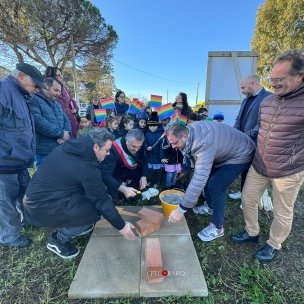 Posa prima pietra scuola infanzia Gromola